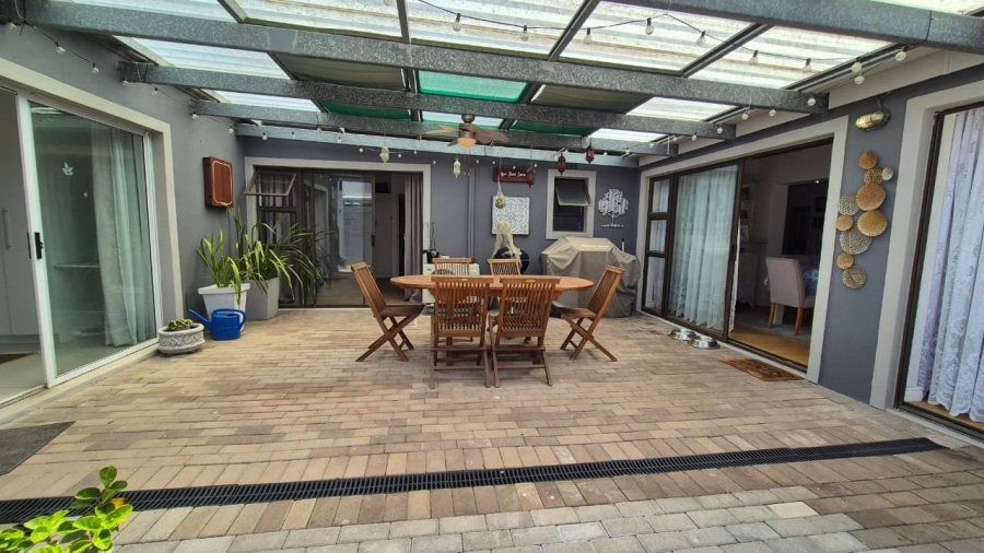 4 Bedroom Property for Sale in Country Club Western Cape